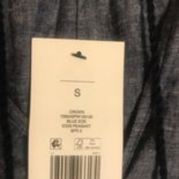 Crown and Ivy sleeveless shirt - Picture 3 of 3